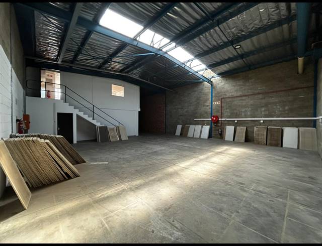 265M² WAREHOUSE TO LET IN EASTGATE
